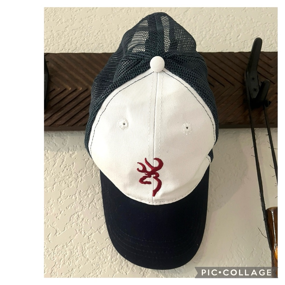BROWNING EMBROIDERED BUCK DEER OUTLINE HAT